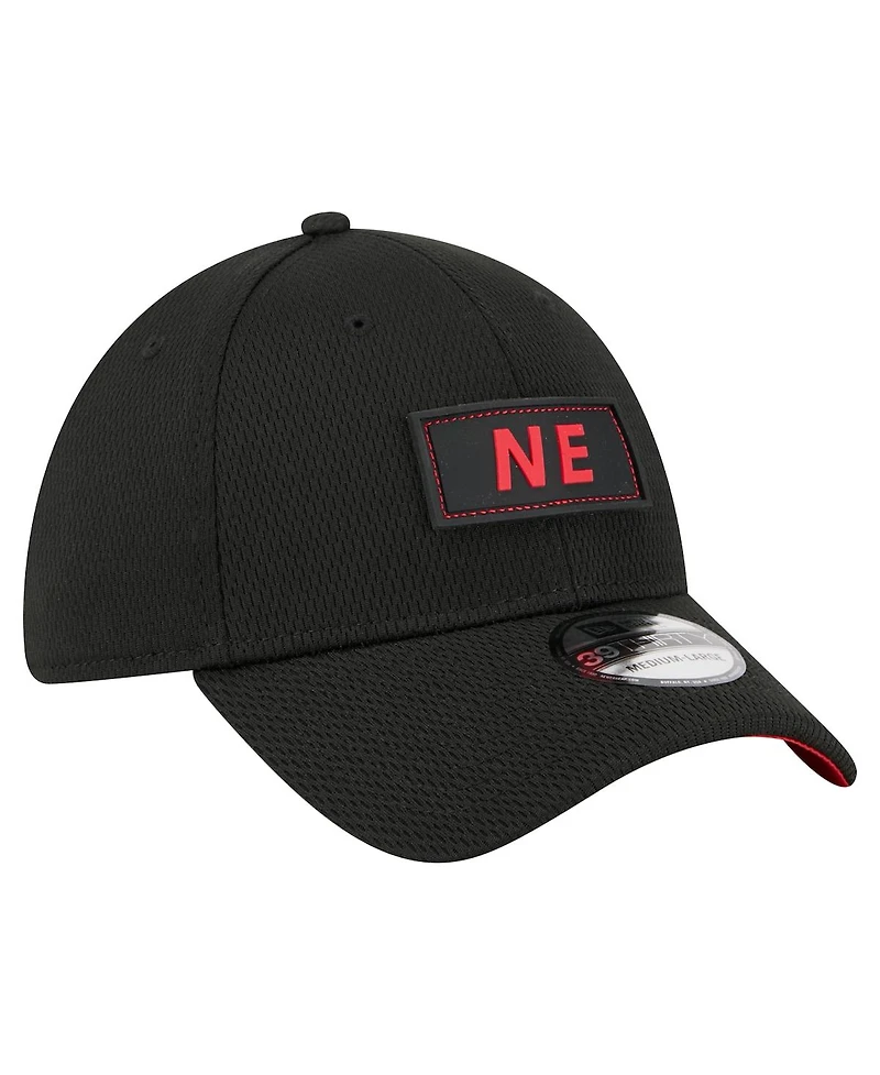 New Era Men's Black England Patriots Scoreboard 39THIRTY Flex Hat