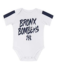 Outerstuff Baby Boys and Girls 3-Piece New York Yankees Double Down Bodysuit Pants Set
