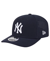 New Era Men's Navy New York Yankees Performance 9SEVENTY Adjustable Hat