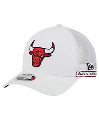 New Era Men's White Chicago Bulls Featherweight Team Tape 9FORTY M-Crown A-Frame Adjustable Hat