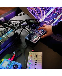 Zoom LiveTrak L6 10-Track Compact and Portable Digital Mixer / Recorder