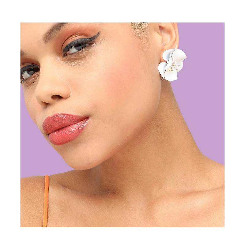 Sohi White Flower Stud Earrings