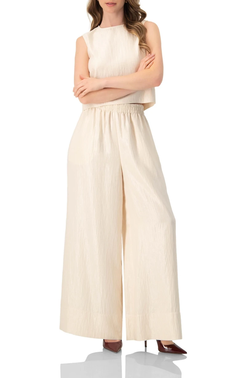 Ivonne Women's Sleeveless Round Neck Top