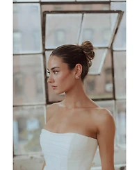 Untamed Petals Daisy Crystal Studs