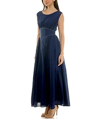 Taylor Women's Sleeveless Shirred Dress