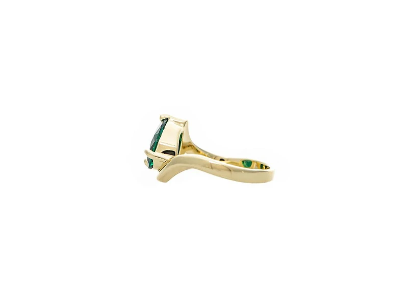 Rivka Friedman Kelly Green Pear Cz Shaped Wavy Band Solitaire Ring
