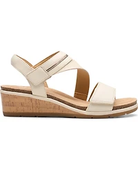 Clarks Women's Kacha Wave Round Toe Sandals