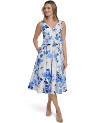 Jessica Howard Women's Sleeveless V-Neck Cocktail Dress