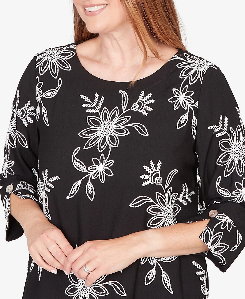 Alfred Dunner Petite Classics Tossed Floral Embroidered Crewneck Top