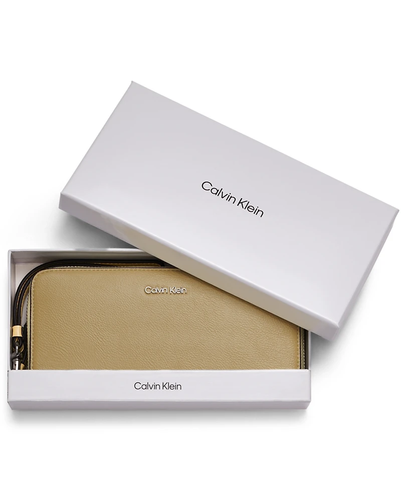 Calvin Klein Women's Audrey Boxed Wallet