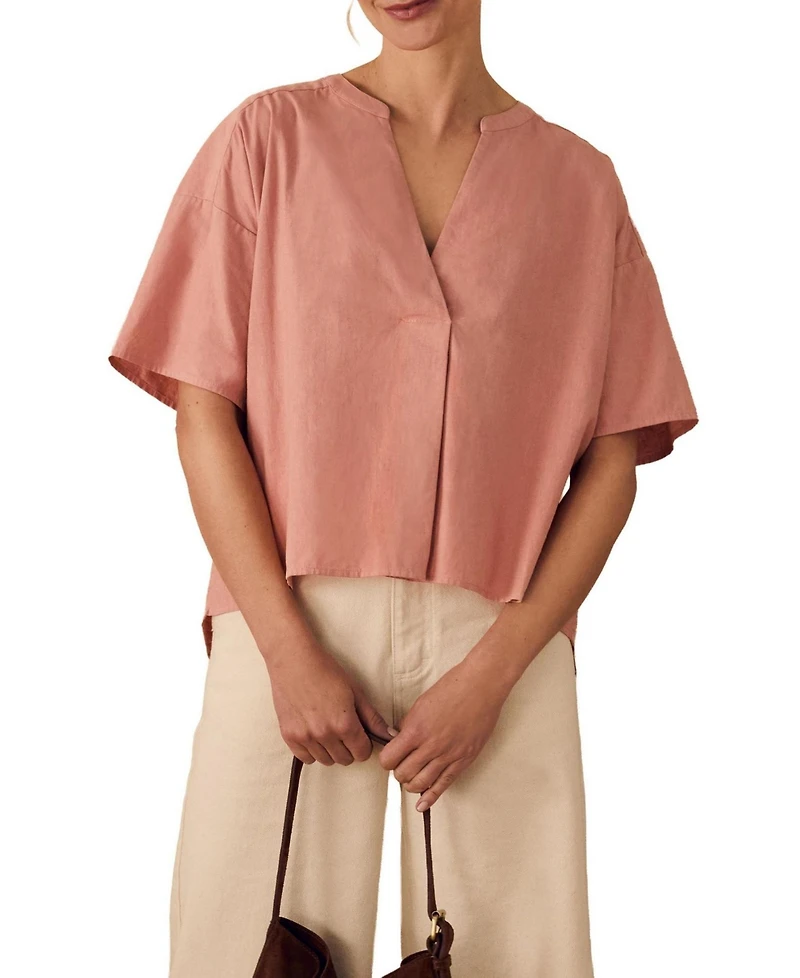 Celtic & Co. Women's Short Sleeve V-Neck Dipped Hem Blouse