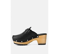 Choctav Womens Handcrafted Leather Clogs