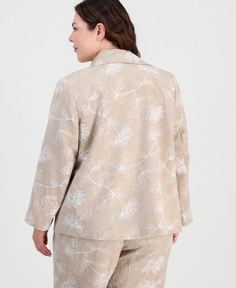 Kasper Plus Boxy Collared Jacket