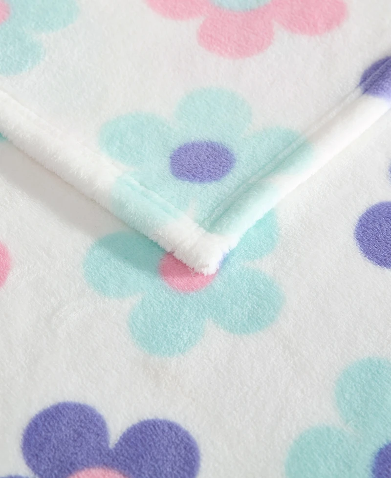 Betsey Johnson Retro Daisy Toss Printed Plush Throw, 70" X 50"