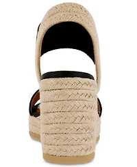 Mia Women's Brittni Round Toe Wedge Sandals