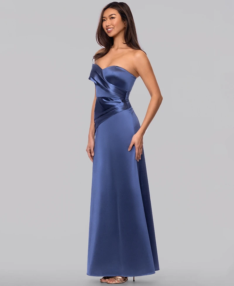 Blondie Nites Juniors' Sweetheart Neck Gown