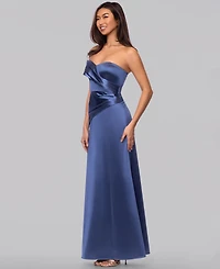 Blondie Nites Juniors' Sweetheart Neck Gown