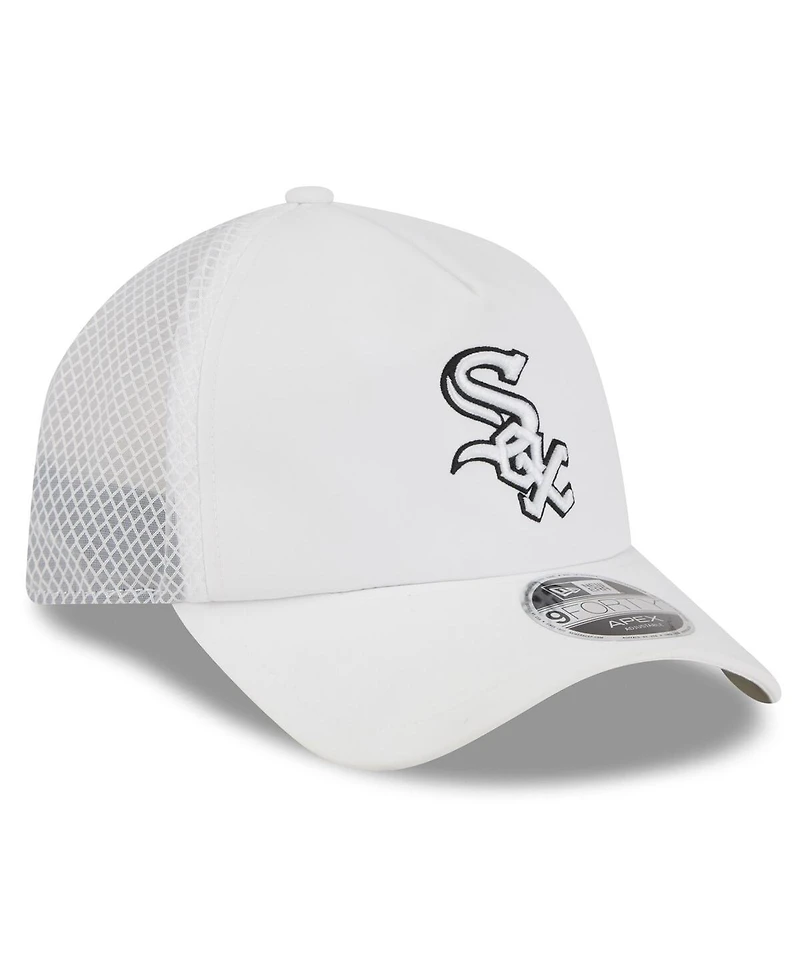 New Era Men's White Chicago White Sox 2026 Batting Practice Apex 9FORTY Adjustable Trucker Hat