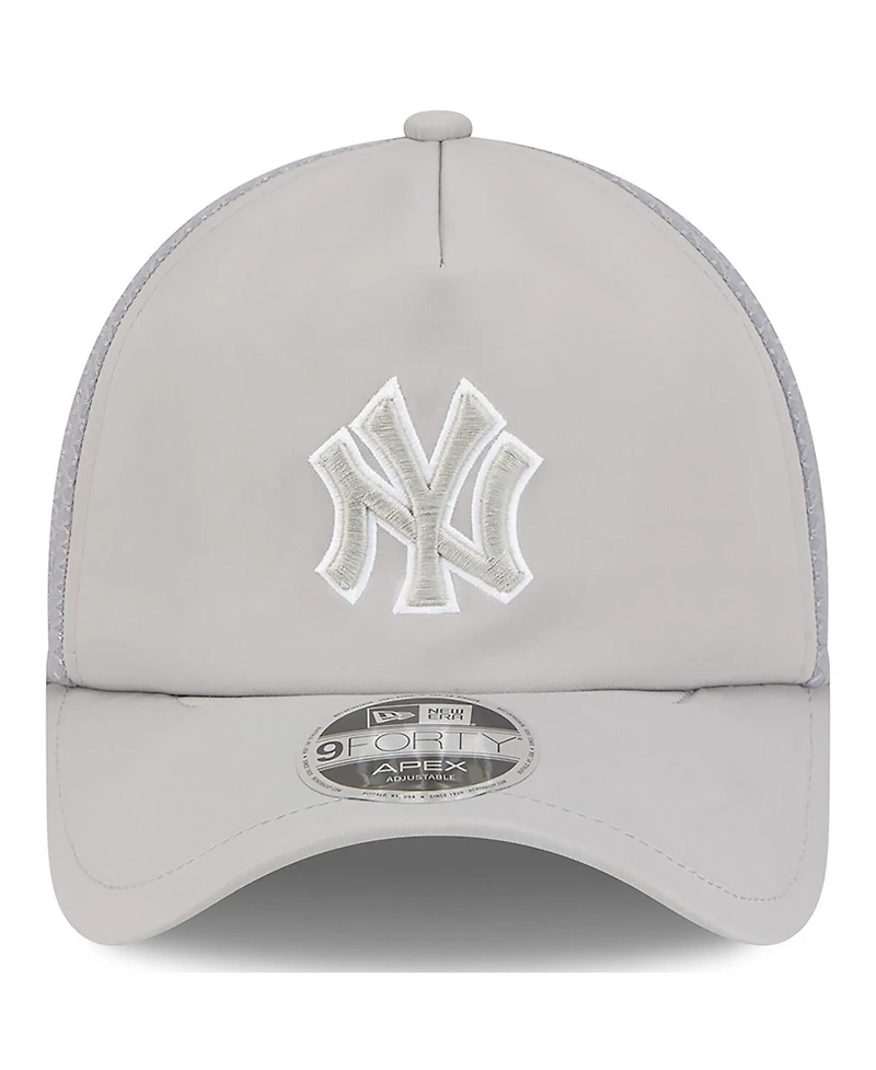 New Era Men's Gray New York Yankees 2026 Batting Practice Apex 9FORTY Adjustable Trucker Hat
