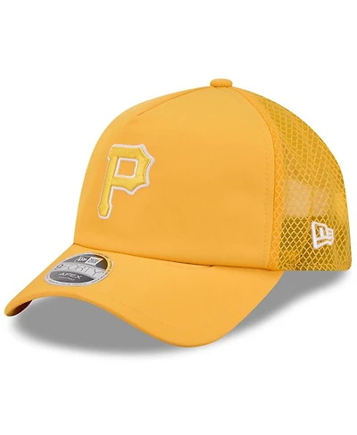 New Era Men's Gold Pittsburgh Pirates 2026 Batting Practice Apex 9FORTY Adjustable Trucker Hat