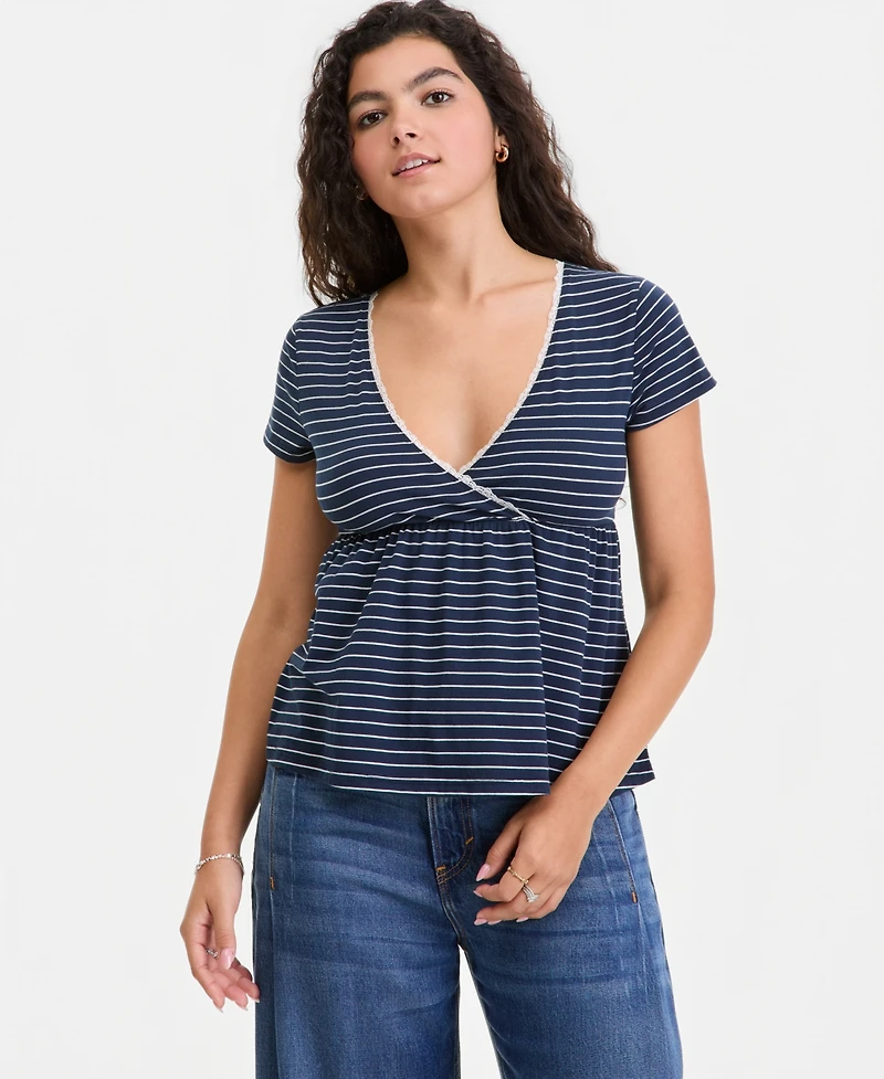 Hippie Rose Juniors' Surplice-Neck Babydoll Top
