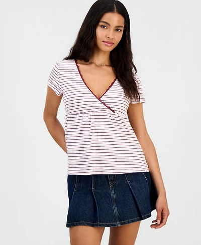 Hippie Rose Juniors' Surplice-Neck Babydoll Top