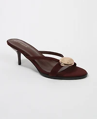 Berness Women's Royalty Kitten Heel Thong Sandal