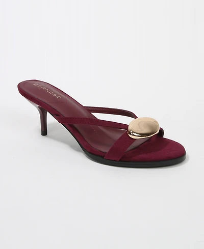 Berness Women's Royalty Kitten Heel Thong Sandal