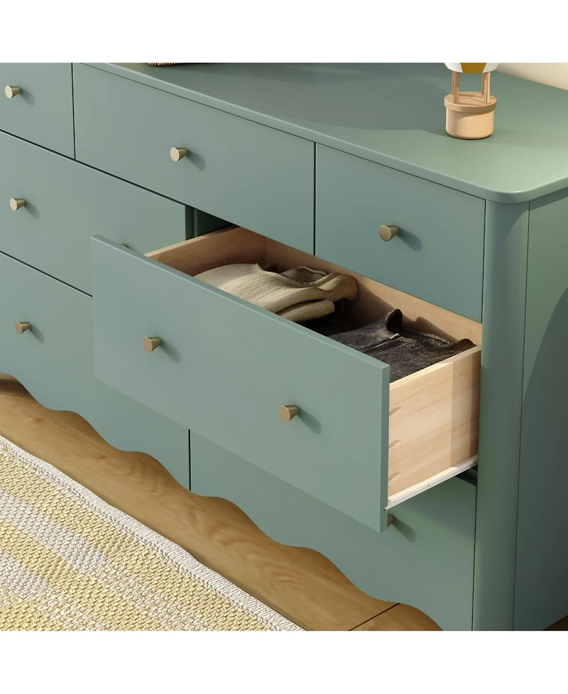 Max and Lily Sutton 7 Drawer Dresser