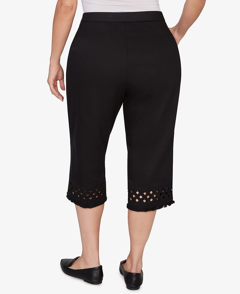 Alfred Dunner Plus Detail Driven Geometric Cut-Out Flat-Front Capri Pants