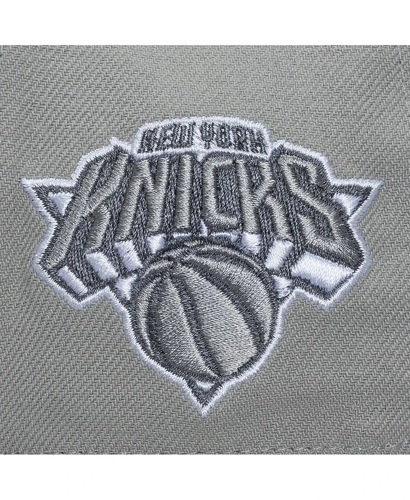 Mitchell & Ness Men's Gray New York Knicks Thunderstorm Head Coach Pro Crown Snapback Hat