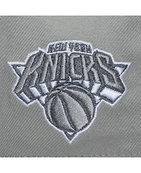 Mitchell & Ness Men's Gray New York Knicks Thunderstorm Head Coach Pro Crown Snapback Hat