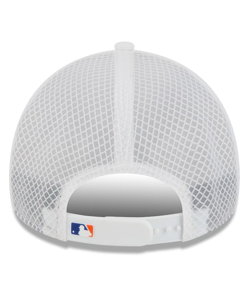 New Era Men's White New York Mets 2026 Batting Practice Apex 9FORTY Adjustable Trucker Hat