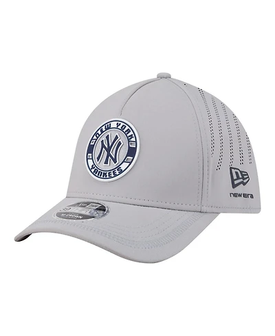 New Era Men's Gray York Yankees Patch 39THIRTY A-Frame M-Crown Perforated Flex Hat