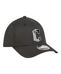 New Era Men's Black Cleveland Guardians Metallic 39THIRTY M-Crown Flex Hat