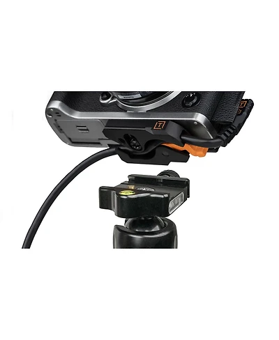 Tether Tools LeverLock Plate and TetherPro Optima 10G 31' Usb-c Straight to Usb-c Right Angle Cable