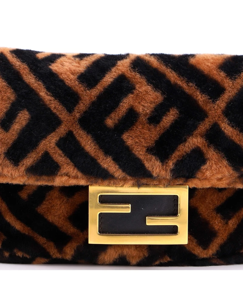 Pre-Owned Fendi Mini Baguette Nm Bag Zucca Shearling
