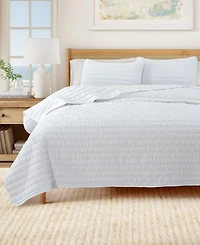 Linery & Co Floral Textured Quilt Set With Shams
