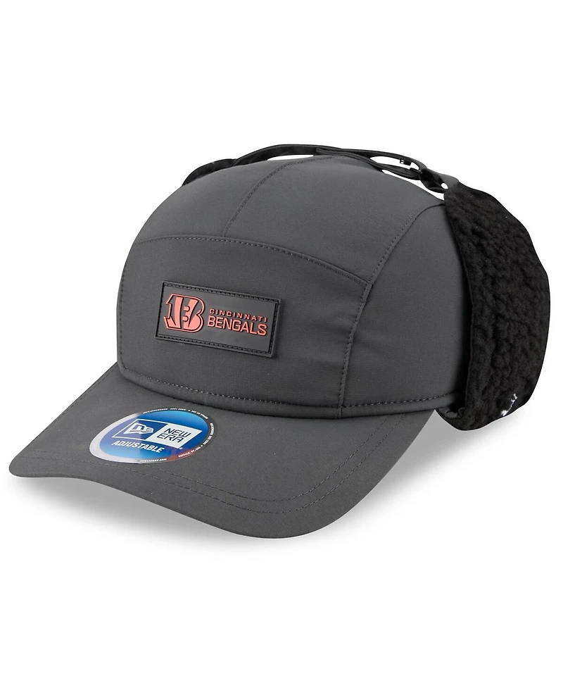 New Era Men's Charcoal Cincinnati Bengals 2025 Sideline Cold Weather Runner Dog Ear Adjustable Hat
