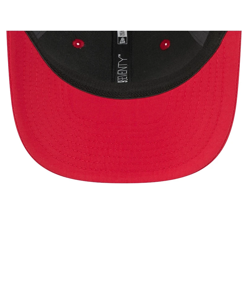 New Era Men's Red Tampa Bay Buccaneers 9SEVENTY Trucker Adjustable Hat