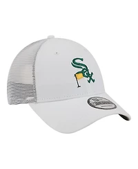New Era Men's White Chicago White Sox Flag 9FORTY Trucker Adjustable Hat