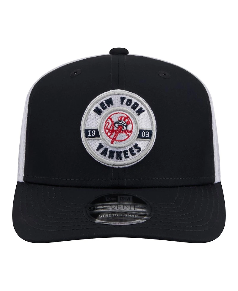 New Era Men's Navy New York Yankees Active 9SEVENTY Adjustable Trucker Hat