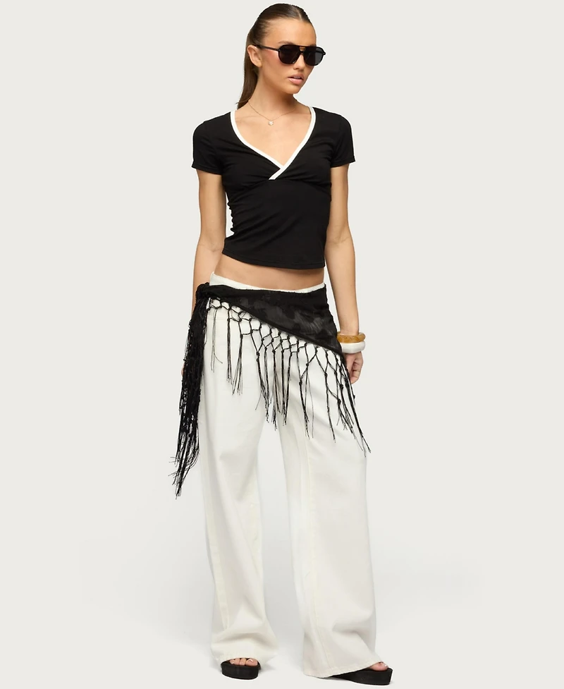 Edikted Women's Yulenna Contrast V Neck Top
