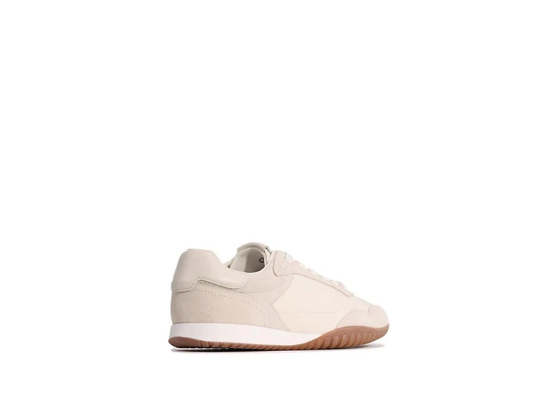 Eos Footwear Women's Glide Sneaker