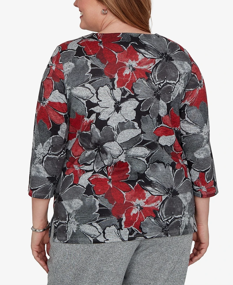 Alfred Dunner Plus Classic Textured Floral Split Neck Pocket Top