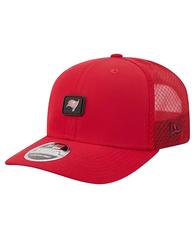 New Era Men's Red Tampa Bay Buccaneers Micro Badge 9SEVENTY Adjustable Hat
