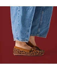 Minnetonka Women's Thunderbird Animikii Leopard Moccasins
