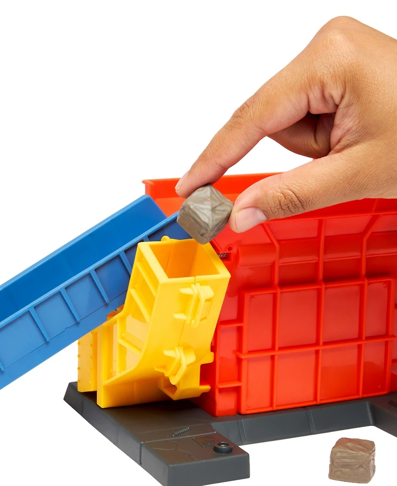 Matchbox 1:64 Scale The Movie Smalley's Launch & Crush Playset, Ages 4+