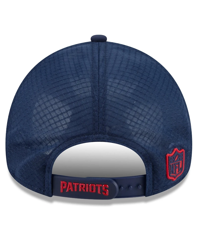 New Era Men's Navy New England Patriots 2026 Sideline Apex 9FORTY Adjustable Trucker Hat