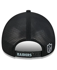 New Era Men's Black Las Vegas Raiders 2026 Sideline Apex 9FORTY Adjustable Trucker Hat
